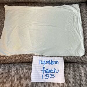 Kyte baby dew light green toddler pillowcase, dreft detergent used.